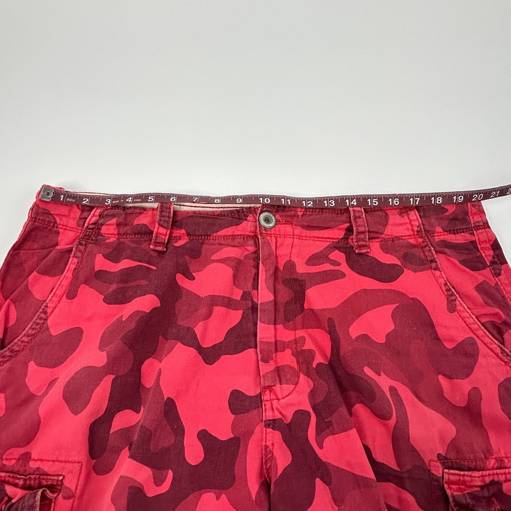 American Eagle Outfitters Cargo Shorts Men's 38 Red Camo Classic Fit - Picture 6 of 9